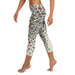 Heart-Shaped Floral Doodle Capri Leggings - Image 3